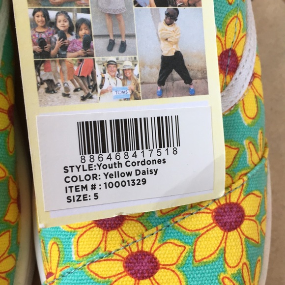 🎉🎊Host Pick🎊🎉 NWT TOMS canvas sneakers - Picture 4 of 7